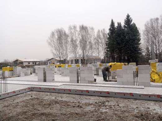 Гидроизоляция Технониколь по цоколю, кладка газобетона поверх