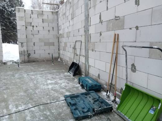 Внутренний угол помещения из газобетона